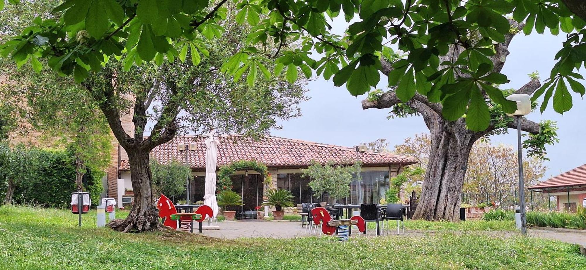 Il Castagno Hotel Orciano di Pesaro Buitenkant foto